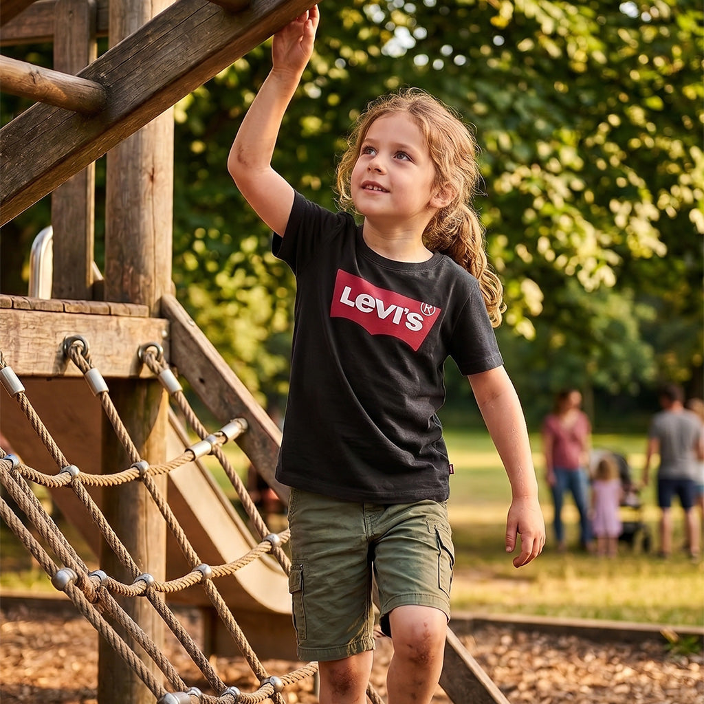 Levi's Girl's Regular Fit Tee Shirt