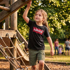 Levi's Girl's Regular Fit Tee Shirt