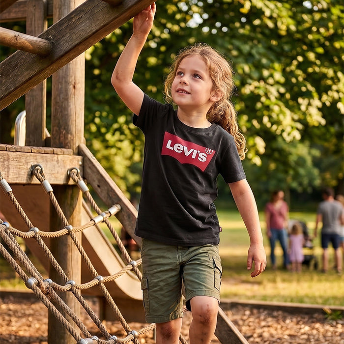 Levi's Girl's Regular Fit Tee Shirt