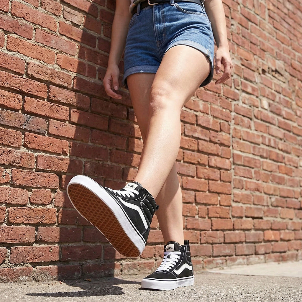Women's Vans Ashwood Hi Deacon Shoe