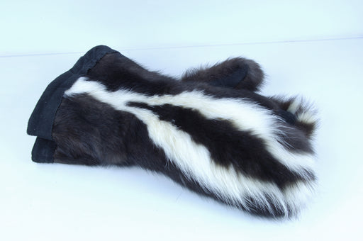 skunk gauntlets 